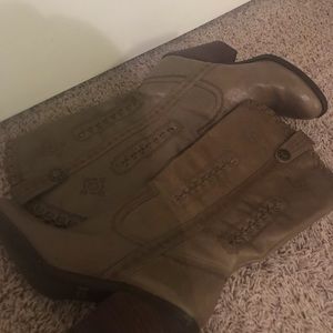 Very Volatile boots, size 8